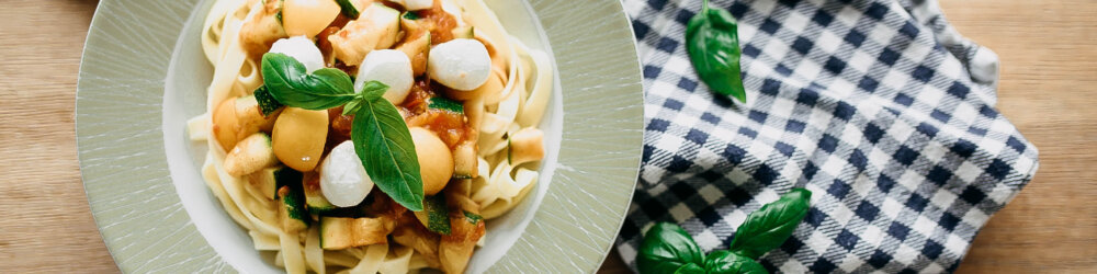 vegetarische pasta met courgette