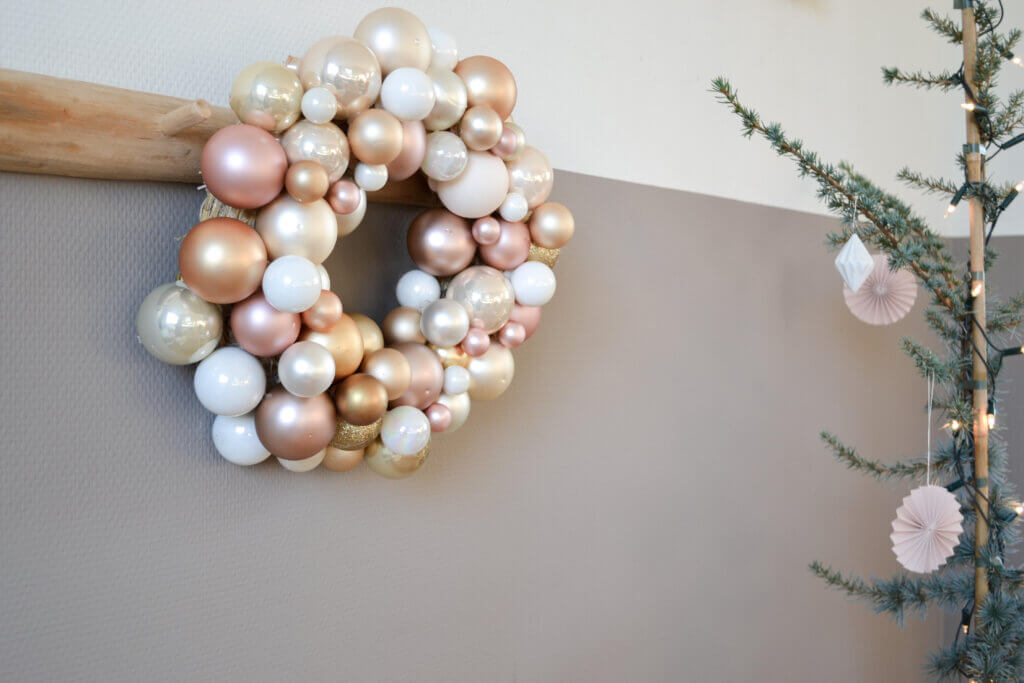 Lichaam Mannelijkheid ondergronds Kerstkrans maken met kerstballen DIY - ps. Cheryl