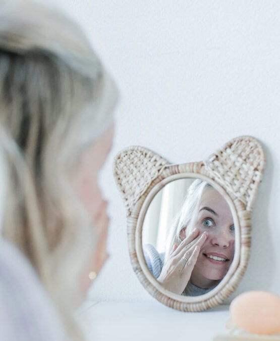 Mijn ochtendroutine met kinderen: chaos, knuffels en een vleugje parfum